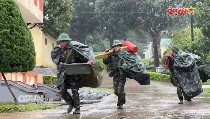 Lăng kính giao thông quân sự - Số 75: Đi về phía nhân dân