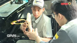 Các gara ô tô làm việc xuyên đêm sau mưa lũ