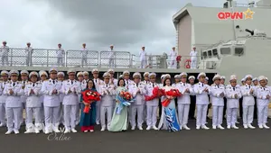 Trụ cột then chốt đố ngoại quốc phòng