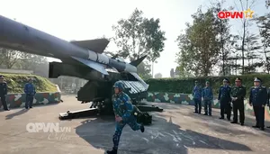 Đan “lưới thép” canh trời Tổ quốc