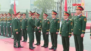 Trường Sĩ quan Chính trị đón nhận Huân chương bảo vệ Tổ quốc hạng Nhất