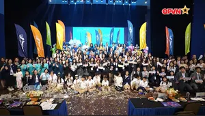 Vươn xa Việt Nam - Số 208 - TT - Con người ở trung tâm của công nghệ