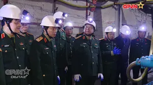 Đại tướng Nguyễn Trọng Nghĩa xuống hầm lò ở độ sâu âm 320m động viên người lao động