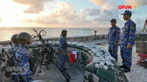 Gác Tết, canh giữ biển xuân