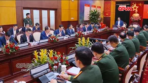 Phát triển công nghiệp quốc phòng tự lực, tự chủ, tự cường, lưỡng dụng, hiện đại