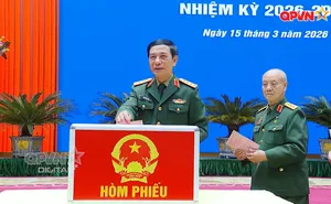 Lãnh đạo Bộ Quốc Phòng, Bộ Tổng Tham mưu bỏ phiếu bầu cử
