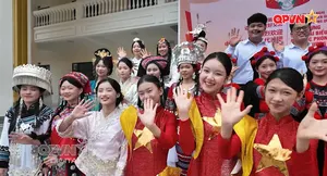 Những con đường cờ và hoa