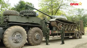 Lăng kính giao thông quân sự - Số 86: Giải mã kỹ thuật vận hành dòng xe chở tăng