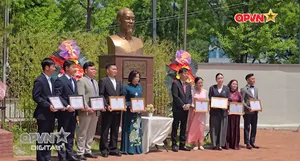 Bản tin tiếng Anh 15h ngày 18/5/2026