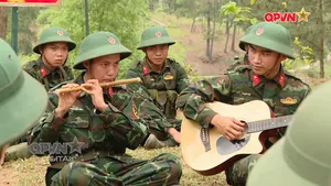 Giai điệu trong nắng thao trường