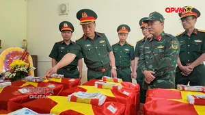 Điểm cao 685, đồng đội ơi, nghe rõ trả lời!