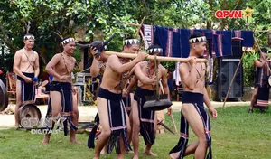 Lễ cúng sân của đồng bào Ba Na