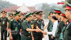Giao lưu sĩ quan trẻ hai nước Việt Nam - Lào