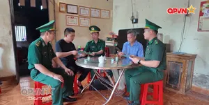 Người nối lòng dân nơi biên giới