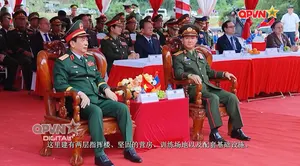 Vươn xa Việt Nam - Số 225 - TT - Dấu ấn Việt trên đất Triệu Voi