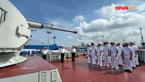 Chính quy, mẫu mực để sẵn sàng ra khơi