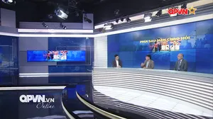 Phía sau màn chào hỏi