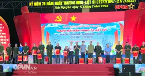 Chương trình nghệ thuật “Vang mãi bản hùng ca bất tử”