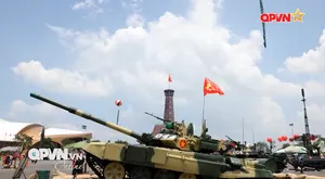 Ngắm dàn khí tài của quân đội tại Triển lãm thành tựu đất nước