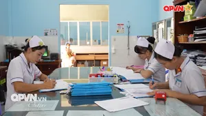 Những thiên thần áo trắng