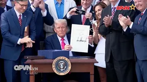 Tổng thống Hoa Kỳ ký thông qua siêu dự luật về thuế