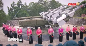 Giai điệu thao trường - Chiếc khăn Piêu