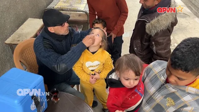 Who khôi phục dịch vụ y tế cơ bản và tiêm chủng cho trẻ em ở Gaza