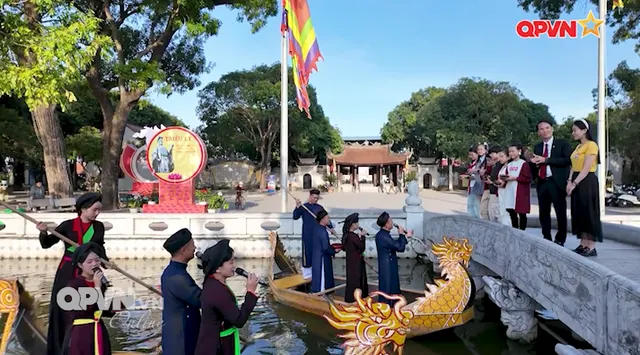 Tàu hỏa "kể chuyện"