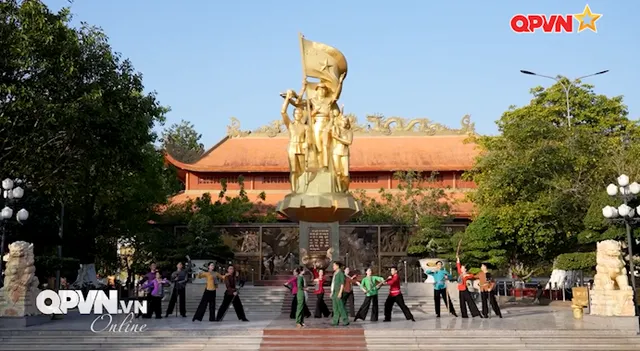 Khúc quân hành bên dòng Cửu Long