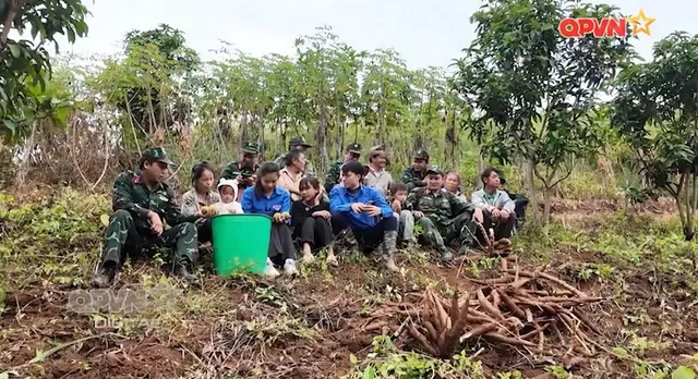 Nông dân A Mú Sung tiếp cận chuyển đổi số