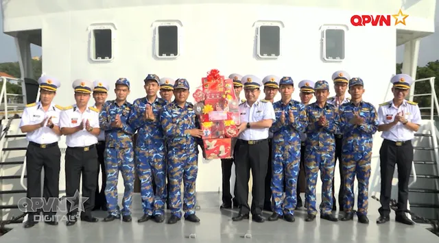 Tự hào gác biển ngày xuân