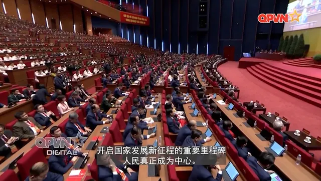 Vươn xa Việt Nam - Số 210 - TT - Tựa gốc để vươn mình