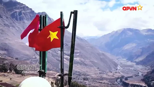 Bước chân khai mở