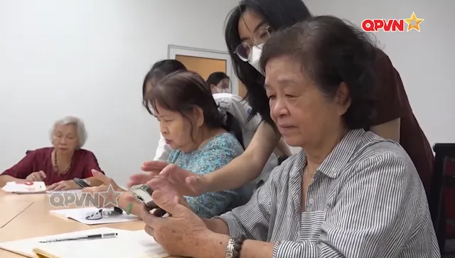 Kỹ năng số cho người cao tuổi