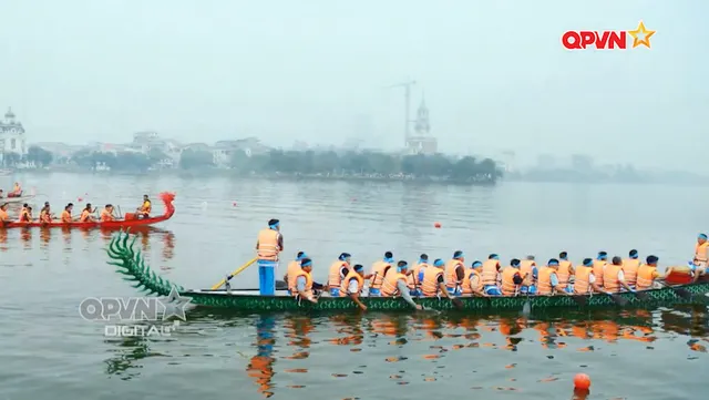 Rộn ràng giải bơi chải trên quê hương Đất Tổ