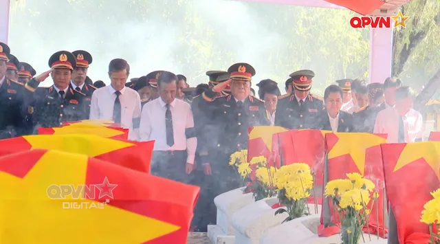 Thanh Hóa truy điệu và an táng 19 hài cốt liệt sĩ hy sinh tại Lào