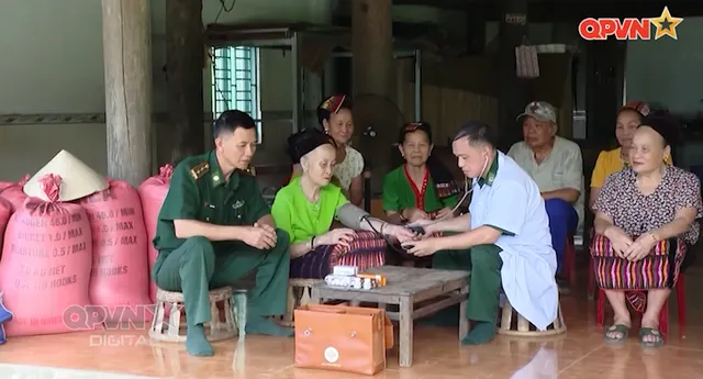 Thắm tình đoàn kết quân dân