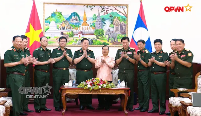 Đại tướng Nguyễn Trọng Nghĩa thăm nguyên lãnh đạo Tổng cục Chính trị QĐND Lào