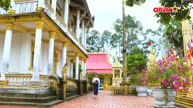 Bên dòng Cửu Long - Số 41: Dưới mái chùa Khmer