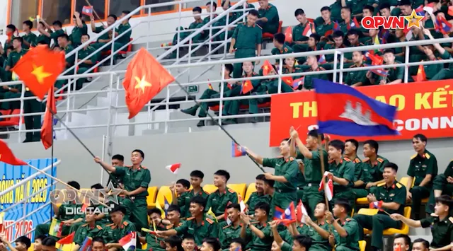 Ấn tượng cổ động viên tại Giải bóng chuyền quân đội các nước ASEAN mở rộng năm 2026