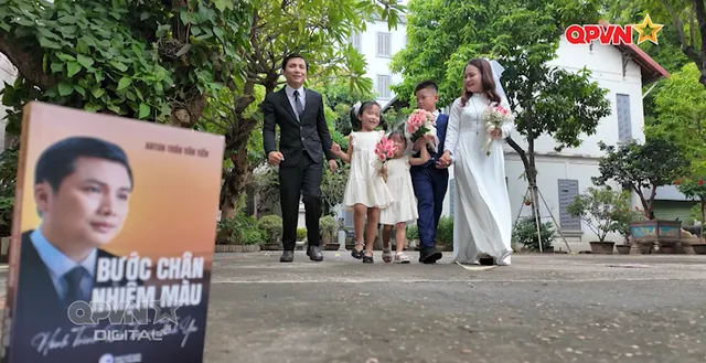 Bước chân nhiệm màu