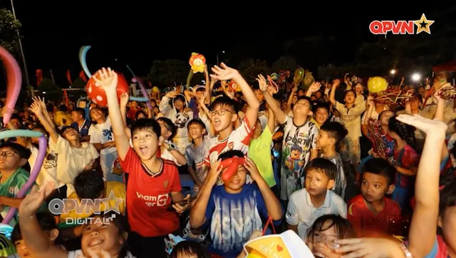 Trăng thu biên cương nơi Côn Đảo