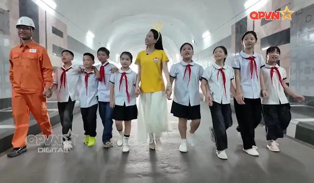 Đi tìm nguồn sáng khổng lồ