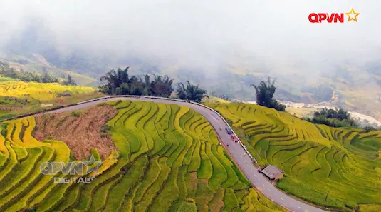 Ruộng bậc thang Tây Bắc mùa lúa chín