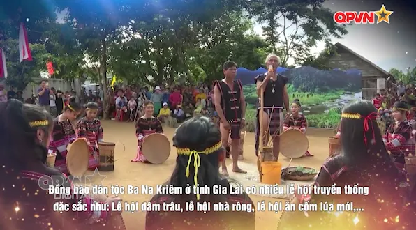 Rộn ràng ngày hội lúa mới