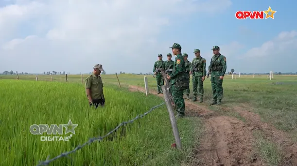 Bình yên từ những bước chân tuần tra