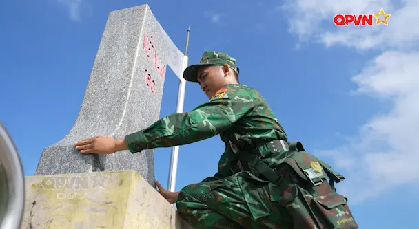 Bình yên từ những bước chân tuần tra