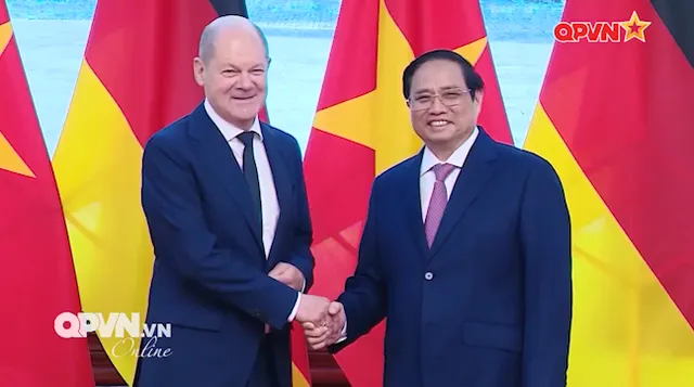 Dĩ bất biến, ứng vạn biến