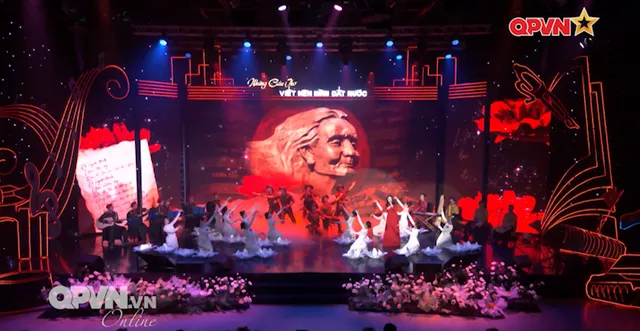 Những câu thơ viết nên hình đất nước