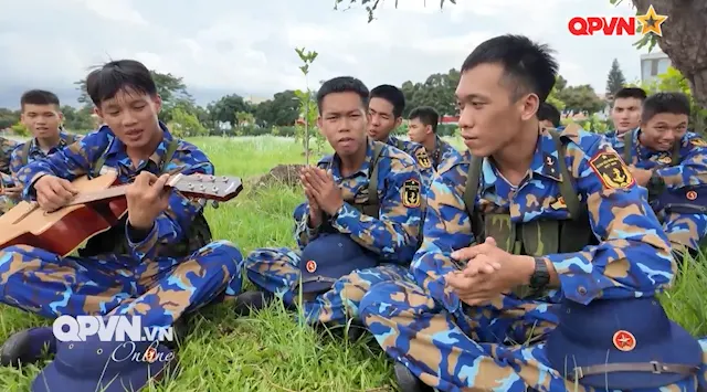 Một ngày của người lính công binh hải quân